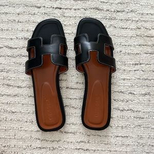 Copycat Hermes sandals - never worn size 8.